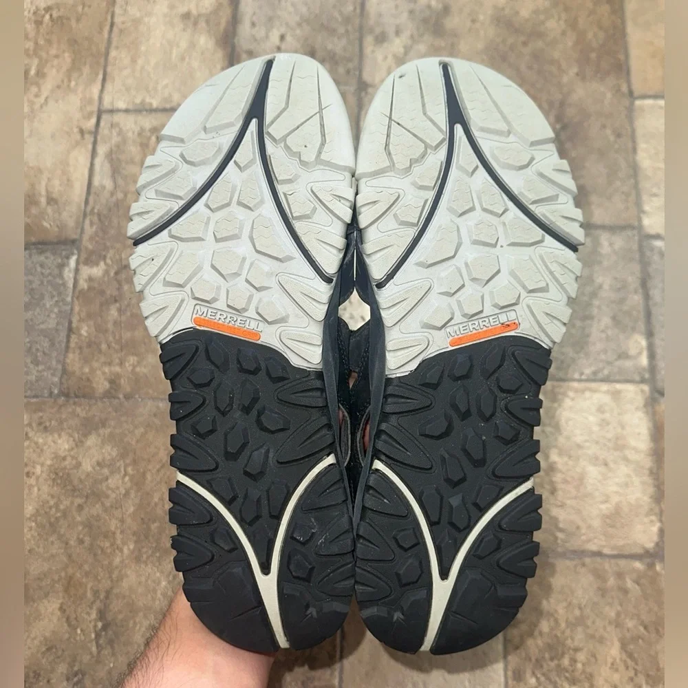 Merrell Size 10 - Picture 5 of 7